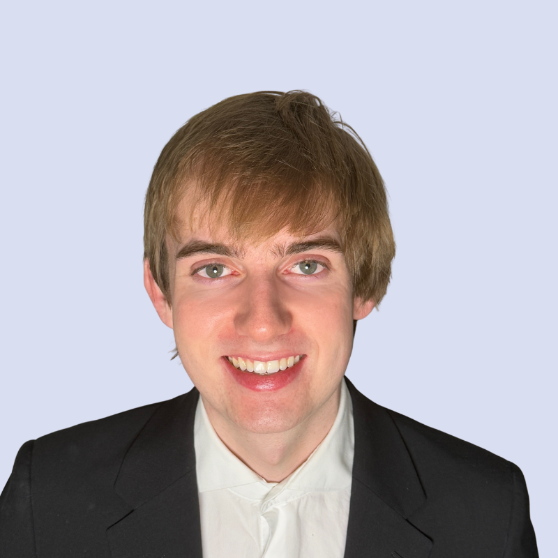 Professional headshot of Derek Edward, ExpertBooks bookkeeper